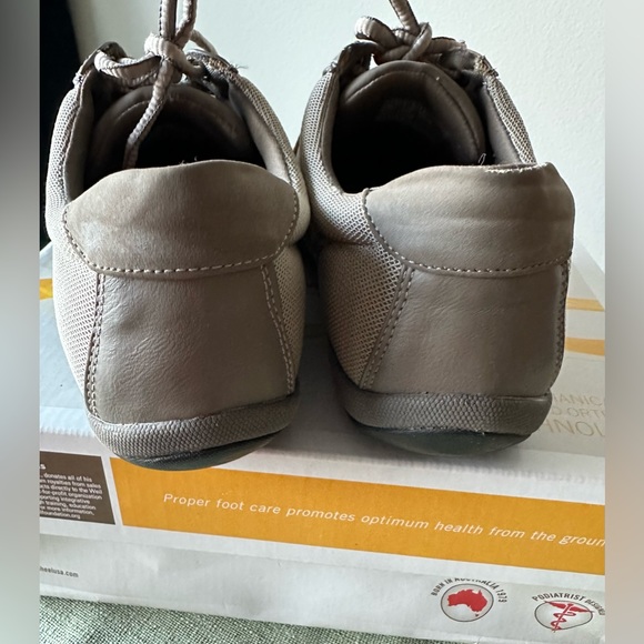 Orthaheels lace up shoes. Podiatrist designed. - Picture 3 of 9